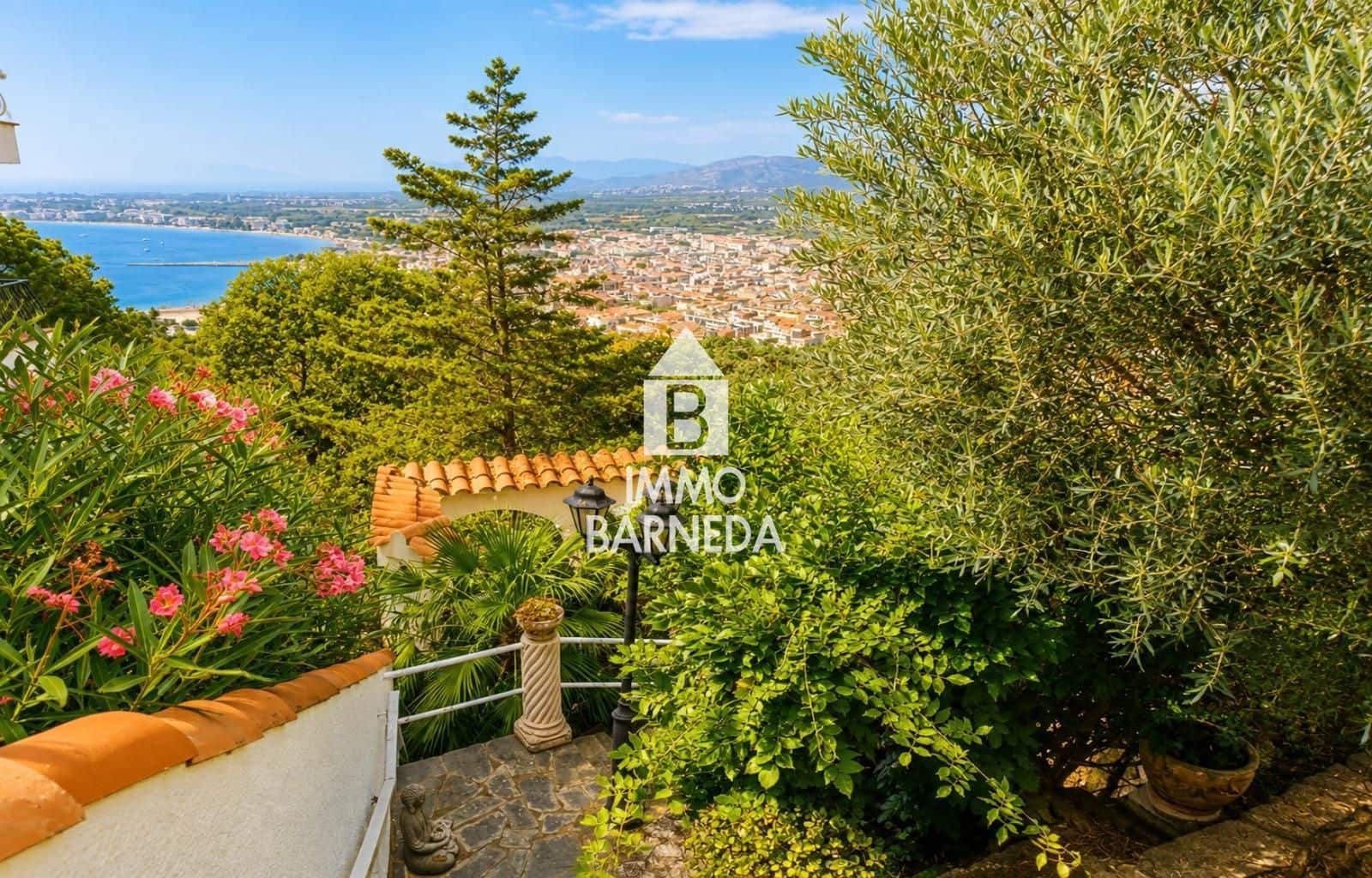 Chalet de 2 habitaciones en Roses en venta con garaje - 545.000 € (Ref: 10022948)