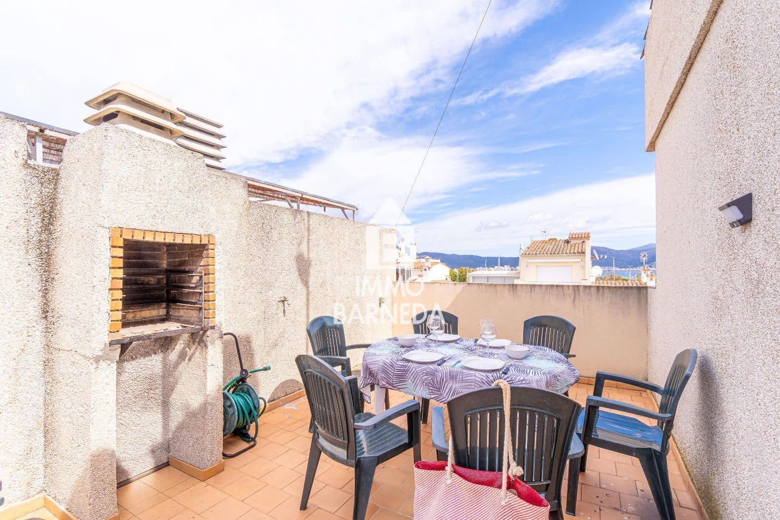 2 bedroom Flat for sale in Empuriabrava with garage - € 265,000 (Ref: 10034396)