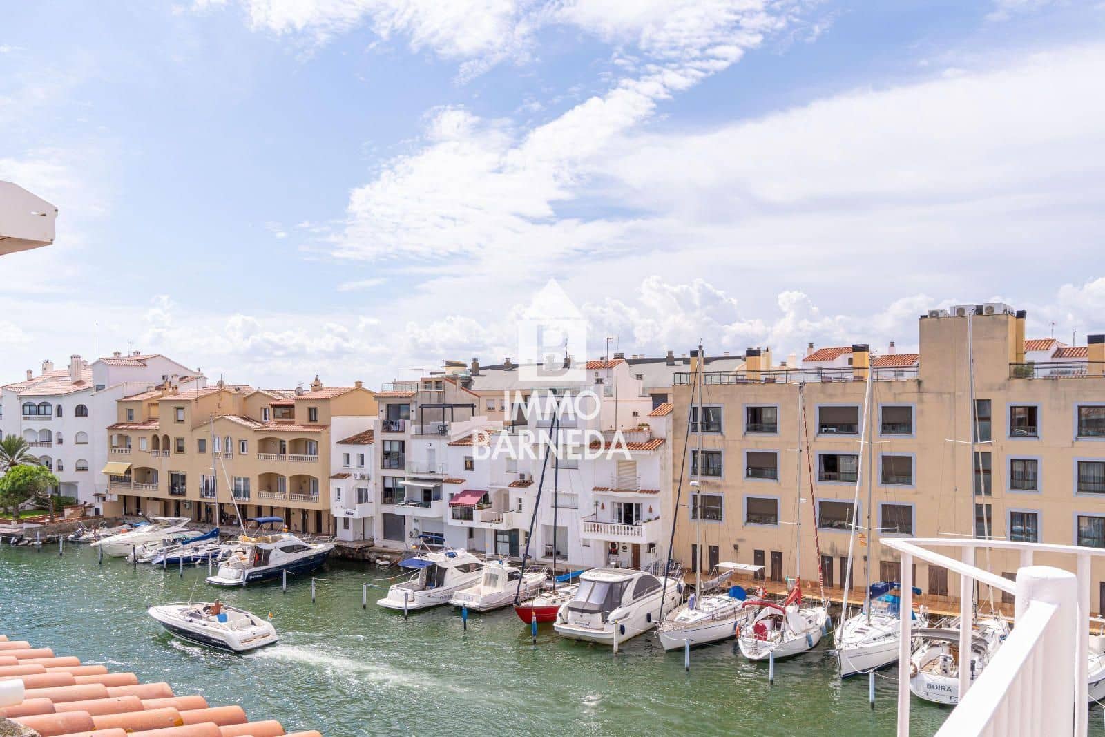 2 bedroom Flat for sale in Empuriabrava with garage - € 265,000 (Ref: 10034396)