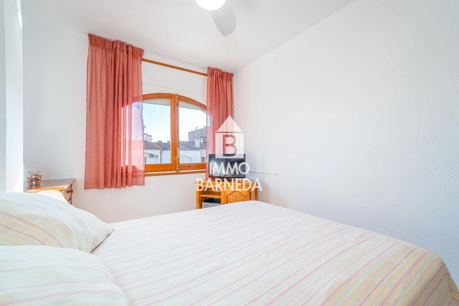 2 bedroom Flat for sale in Empuriabrava with garage - € 265,000 (Ref: 10034396)