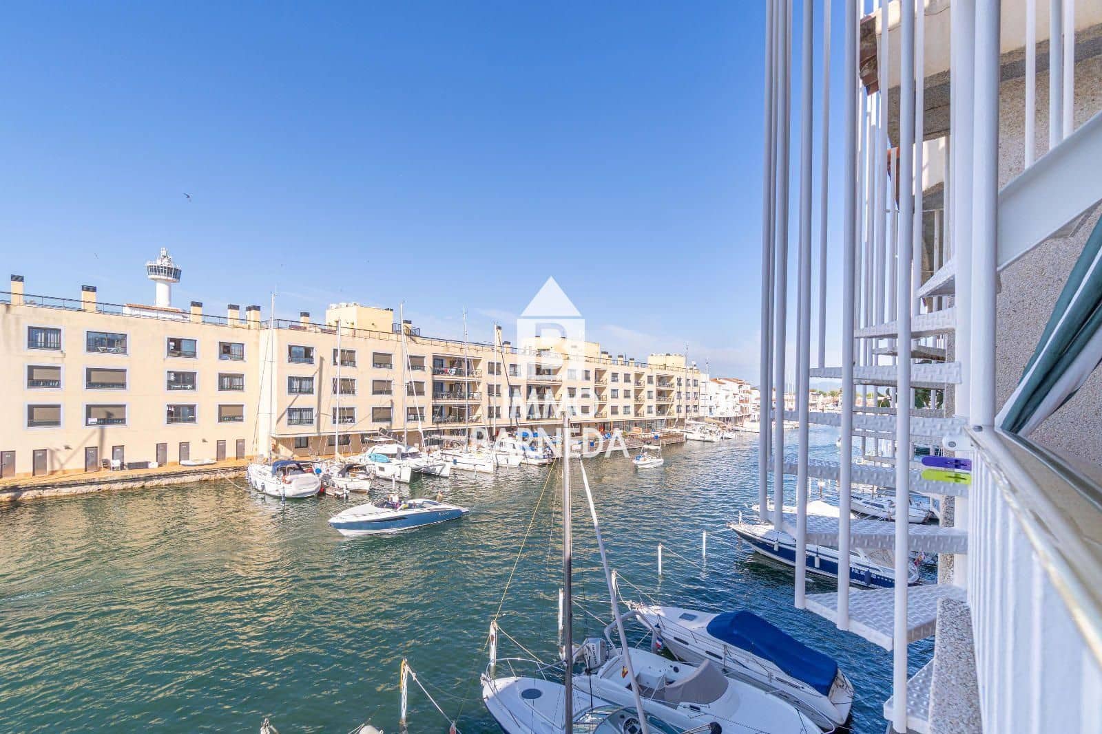 2 bedroom Flat for sale in Empuriabrava with garage - € 265,000 (Ref: 10034396)