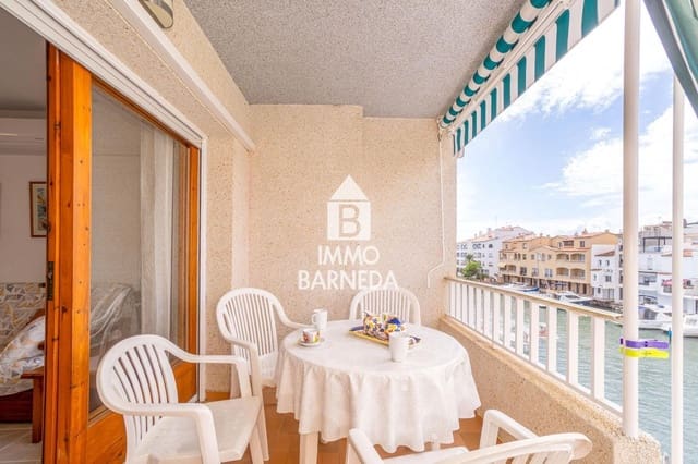 2 bedroom Flat for sale in Empuriabrava, Castelló d'Empúries with garage - € 265,000 (Ref: 10034396)