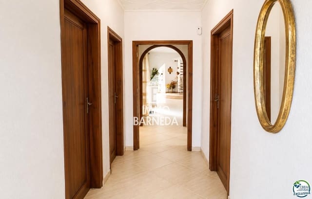 3 quarto Moradia para venda em Empuriabrava, Castelló d'Empúries com garagem - 795 000 € (Ref: 10037639)