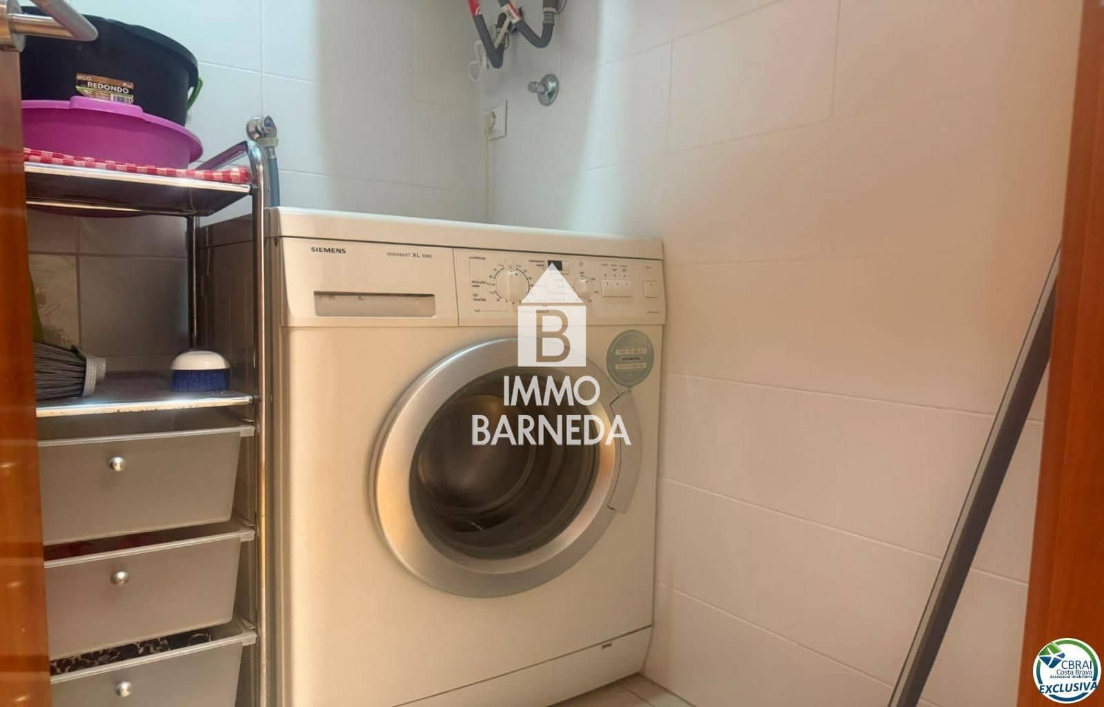 2 bedroom Flat for sale in Roses with pool garage - € 475,000 (Ref: 10037640)