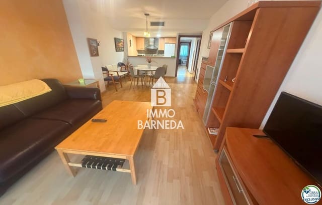 2 bedroom Flat for sale in Roses with pool garage - € 475,000 (Ref: 10037640)