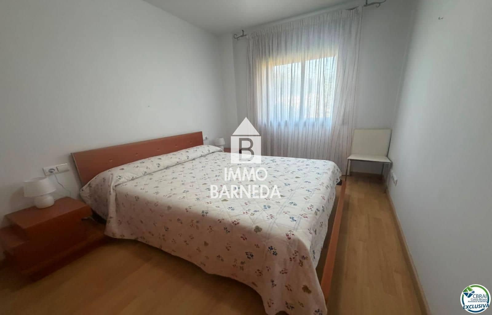 2 bedroom Flat for sale in Roses with pool garage - € 475,000 (Ref: 10037640)