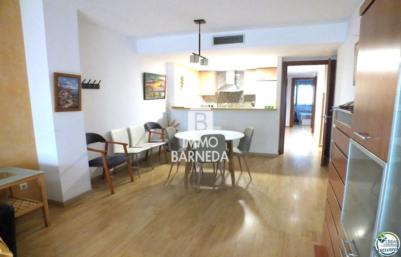 2 bedroom Flat for sale in Roses with pool garage - € 475,000 (Ref: 10037640)