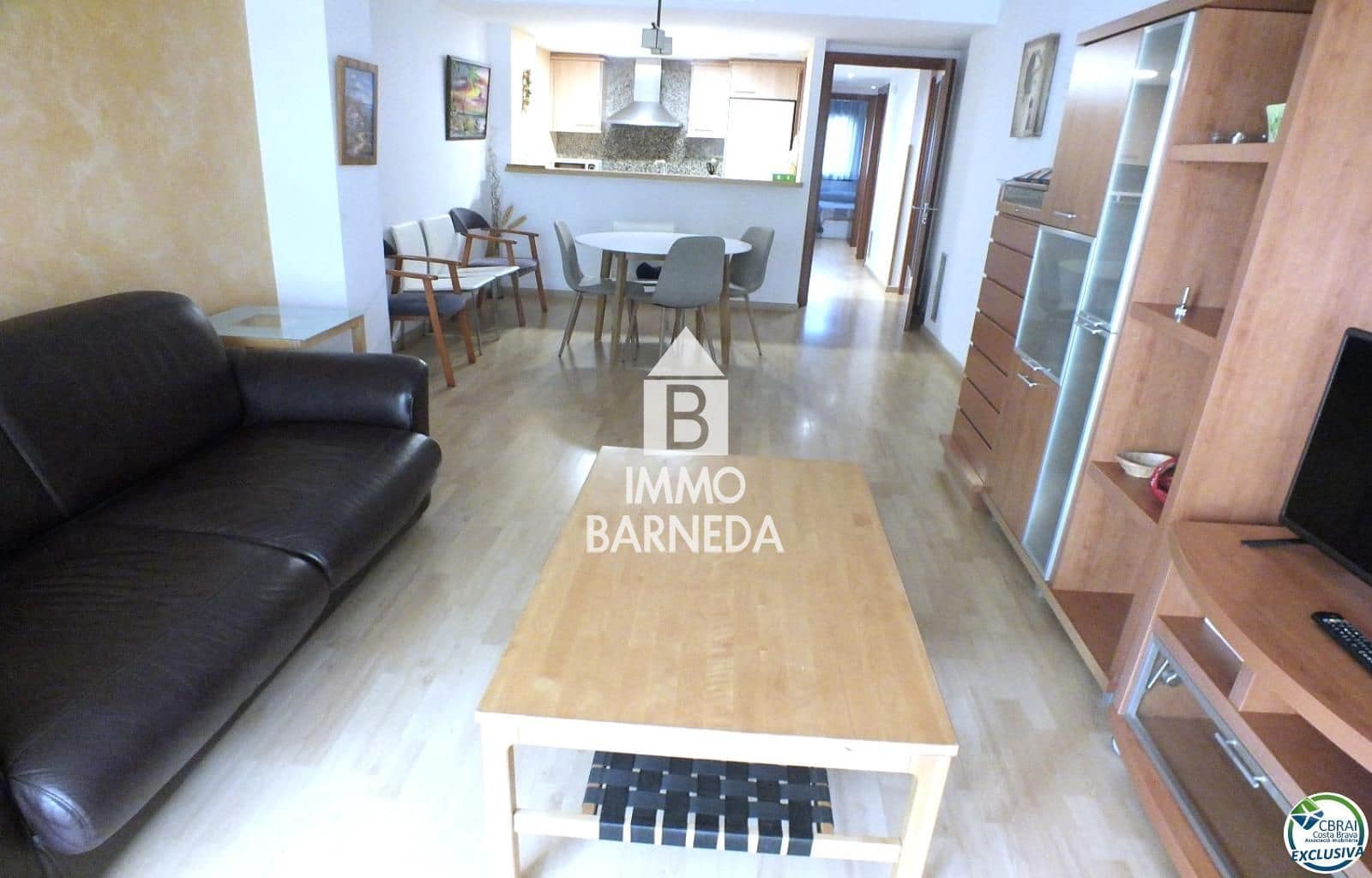 2 bedroom Flat for sale in Roses with pool garage - € 475,000 (Ref: 10037640)