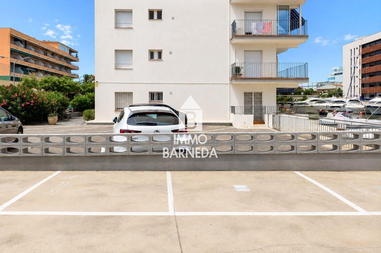 2 bedroom Flat for sale in Santa Margarida with garage - € 270,000 (Ref: 10044095)