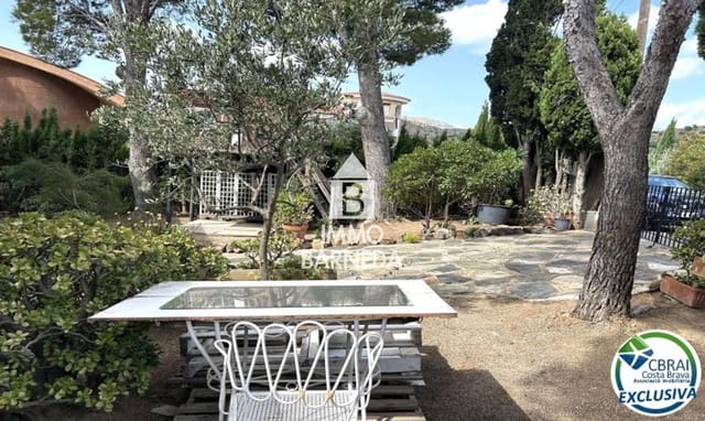 6 chambre Villa/Maison à vendre à Grifeu, Llançà avec garage - 690 000 € (Ref: 10044096)