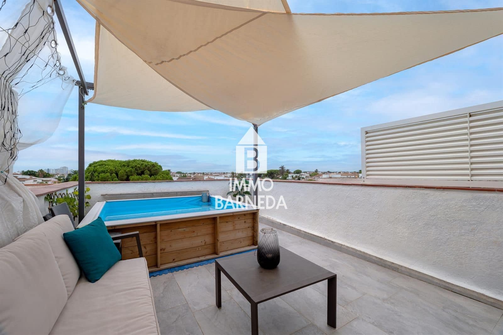 Chalet de 3 habitaciones en Empuriabrava en venta con piscina garaje - 449.000 € (Ref: 10062862)