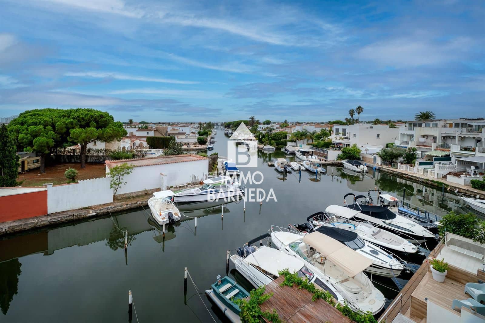 Chalet de 3 habitaciones en Empuriabrava en venta con piscina garaje - 449.000 € (Ref: 10062862)