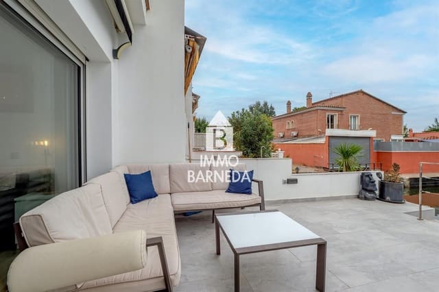 3 soverom Villa til salgs i Empuriabrava, Castelló d'Empúries med svømmebasseng garasje - € 449 000 (Ref: 10062862)