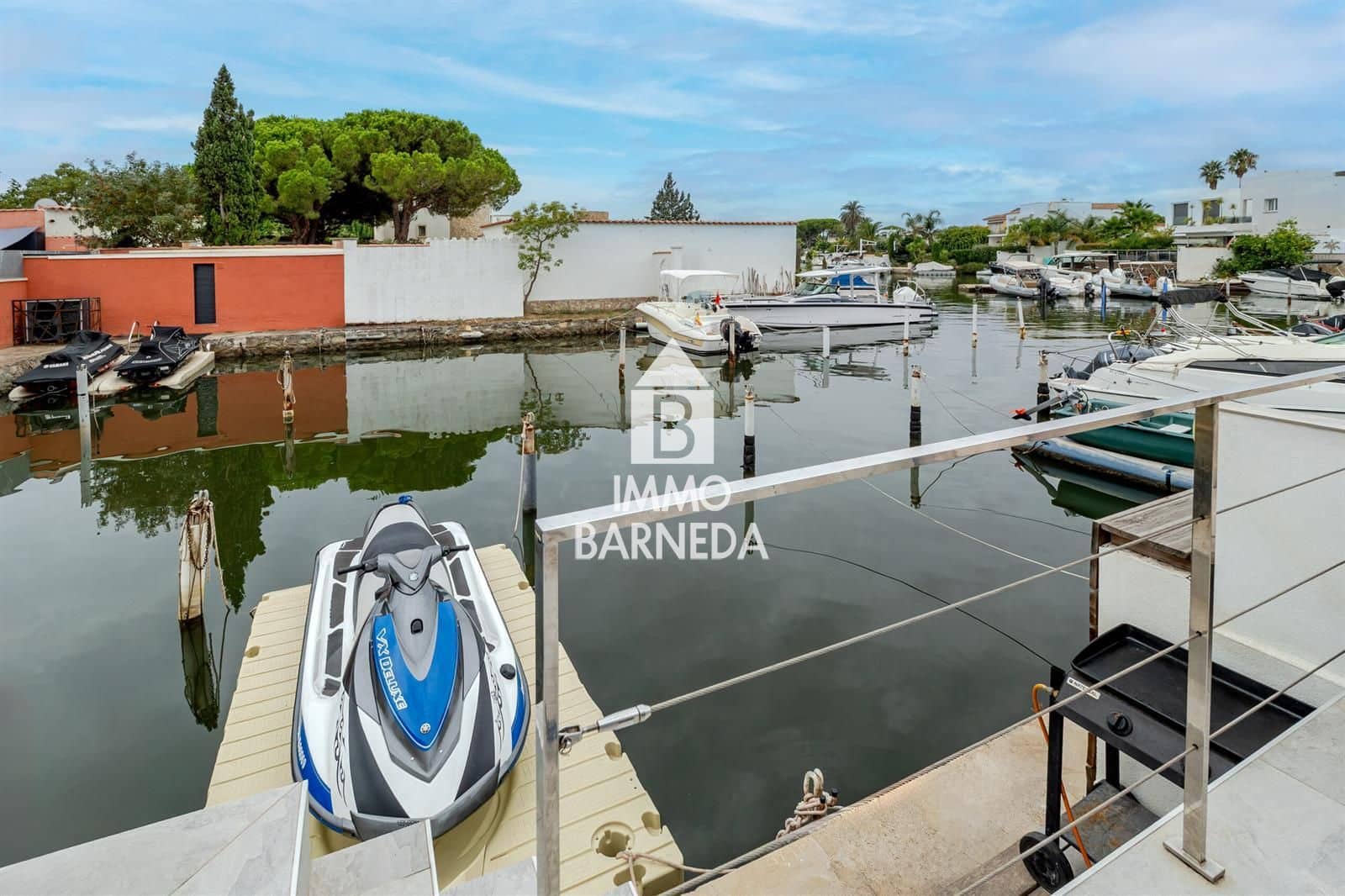Chalet de 3 habitaciones en Empuriabrava en venta con piscina garaje - 449.000 € (Ref: 10062862)