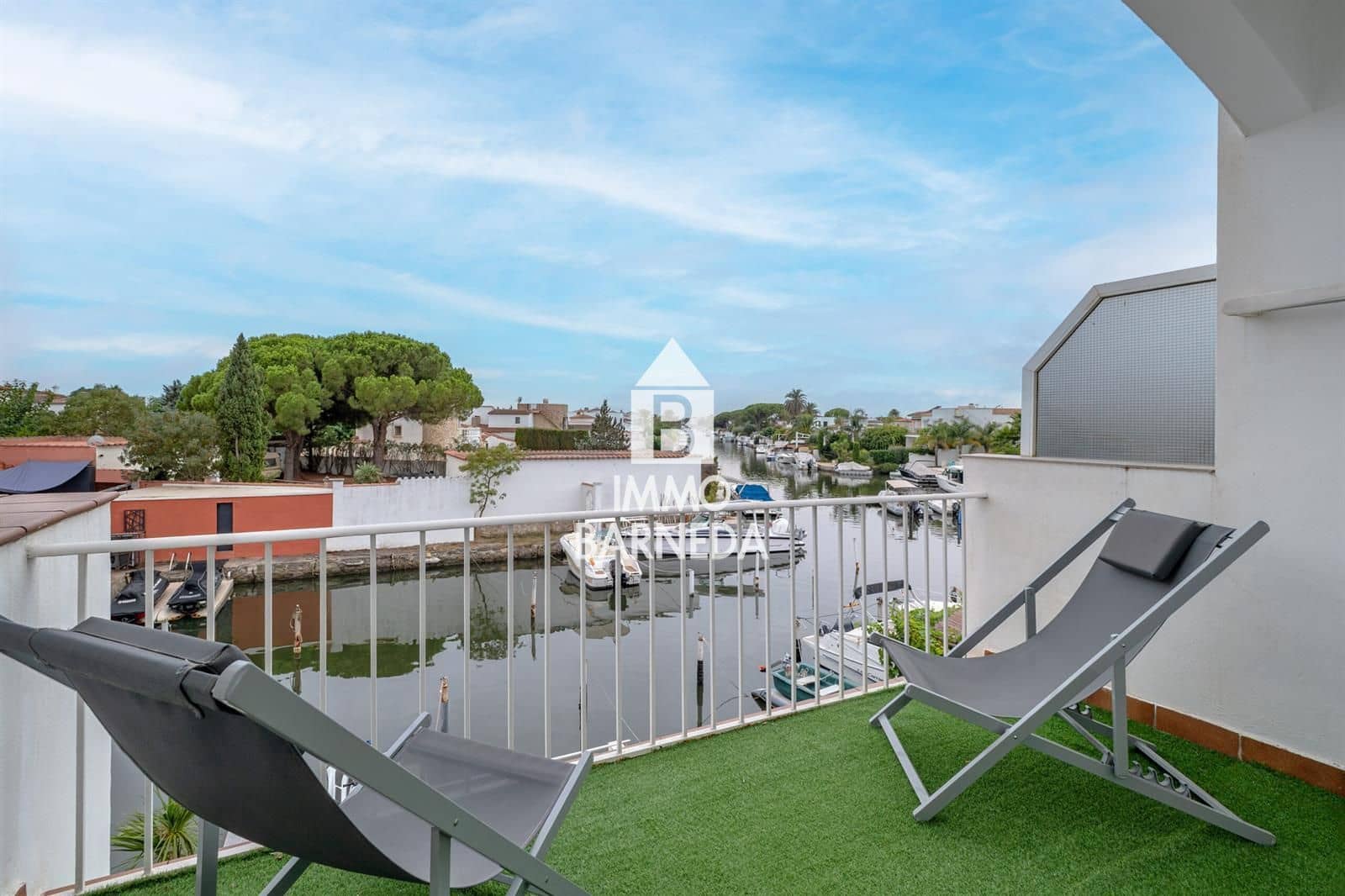 Chalet de 3 habitaciones en Empuriabrava en venta con piscina garaje - 449.000 € (Ref: 10062862)