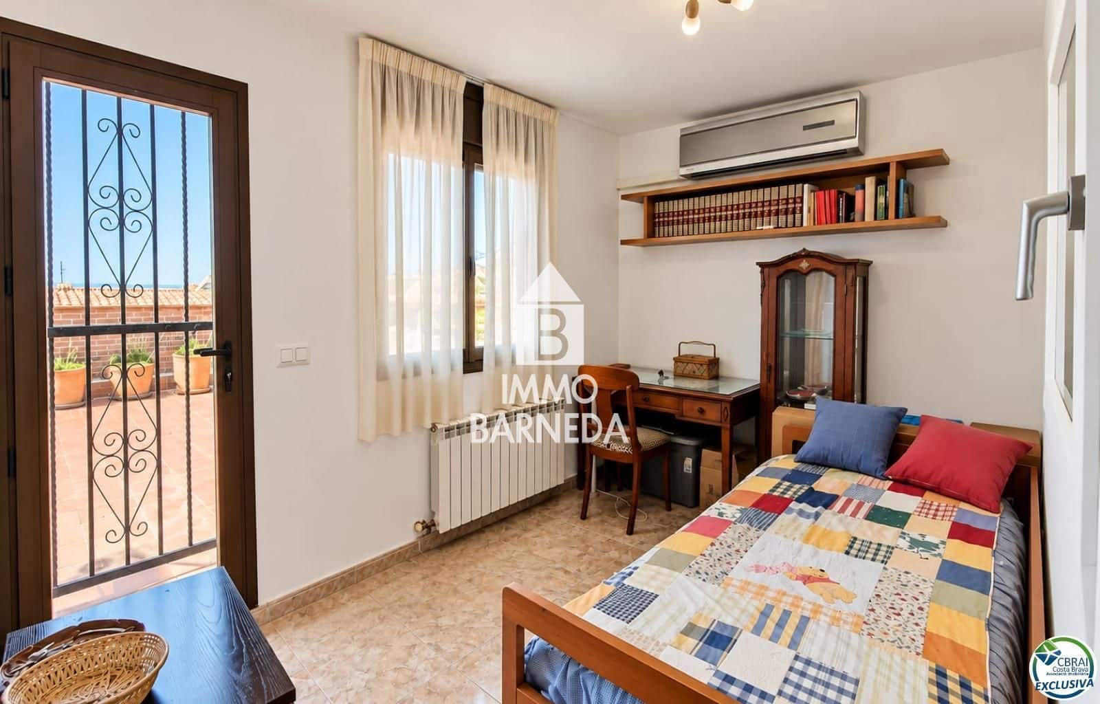 Piso de 3 habitaciones en Roses en venta con piscina garaje - 340.000 € (Ref: 10101165)