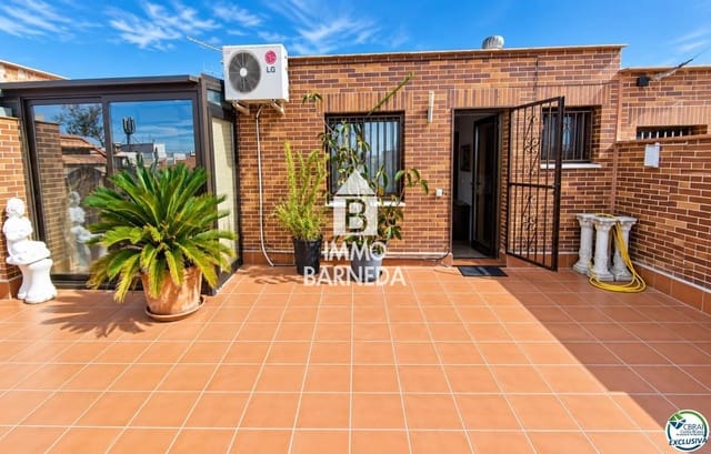 Piso de 3 habitaciones en Roses en venta con piscina garaje - 340.000 € (Ref: 10101165)