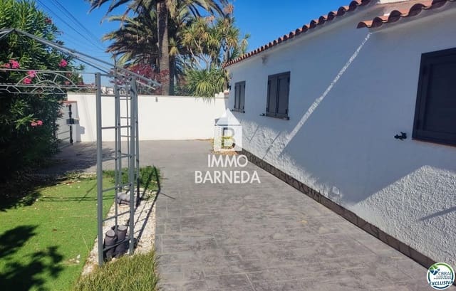 3 camera da letto Villa in vendita in Empuriabrava, Castelló d'Empúries con piscina garage - 475.000 € (Rif: 10110215)