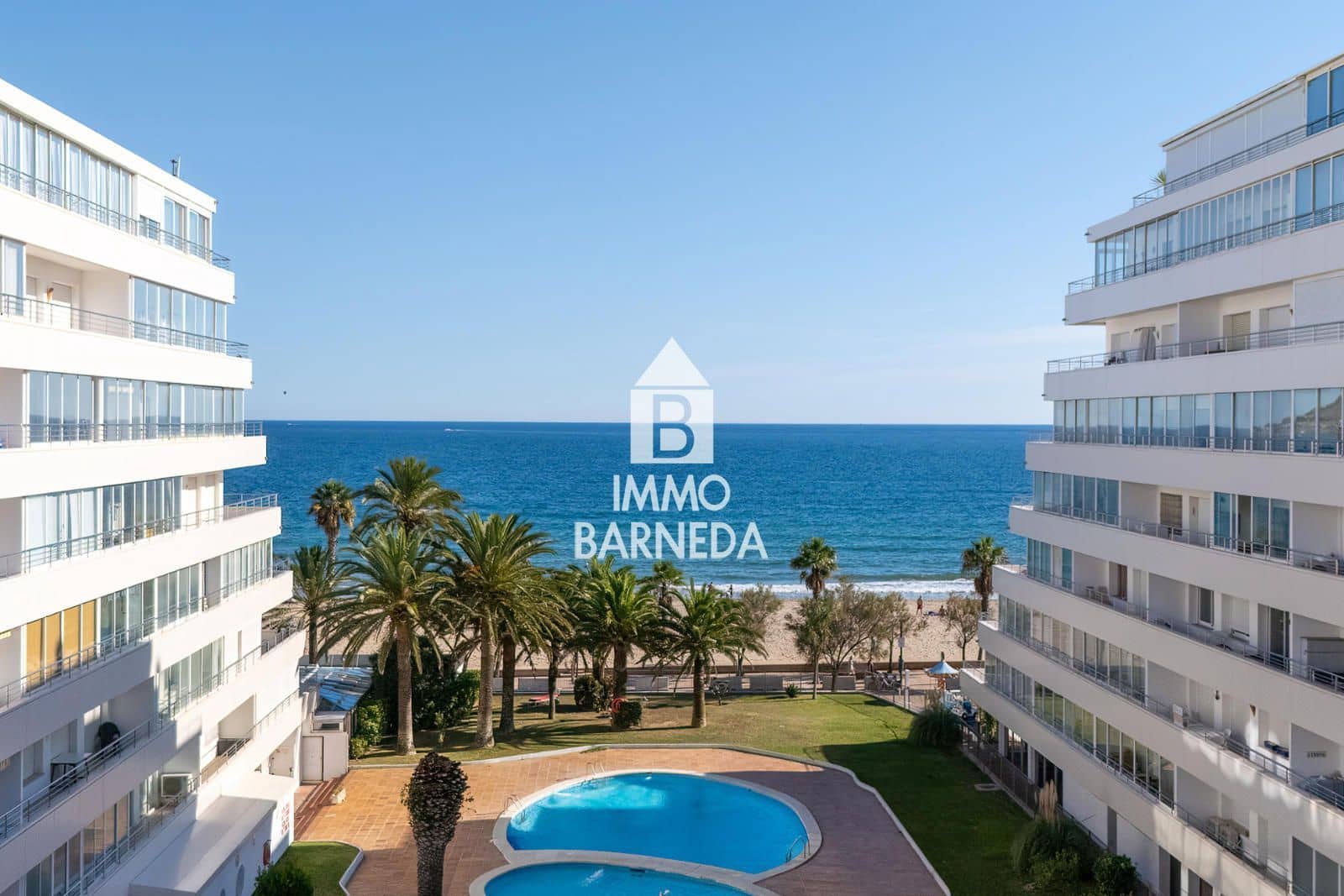 2 bedroom Flat for sale in Santa Margarida with pool - € 240,000 (Ref: 10130629)