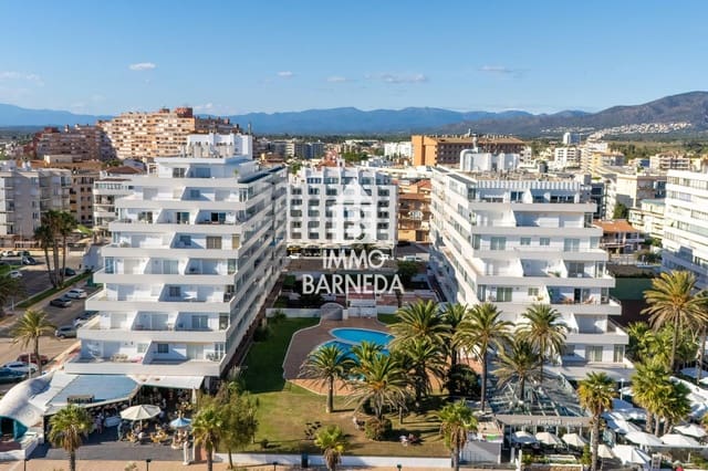 2 bedroom Flat for sale in Santa Margarida, Roses with pool - € 240,000 (Ref: 10130629)