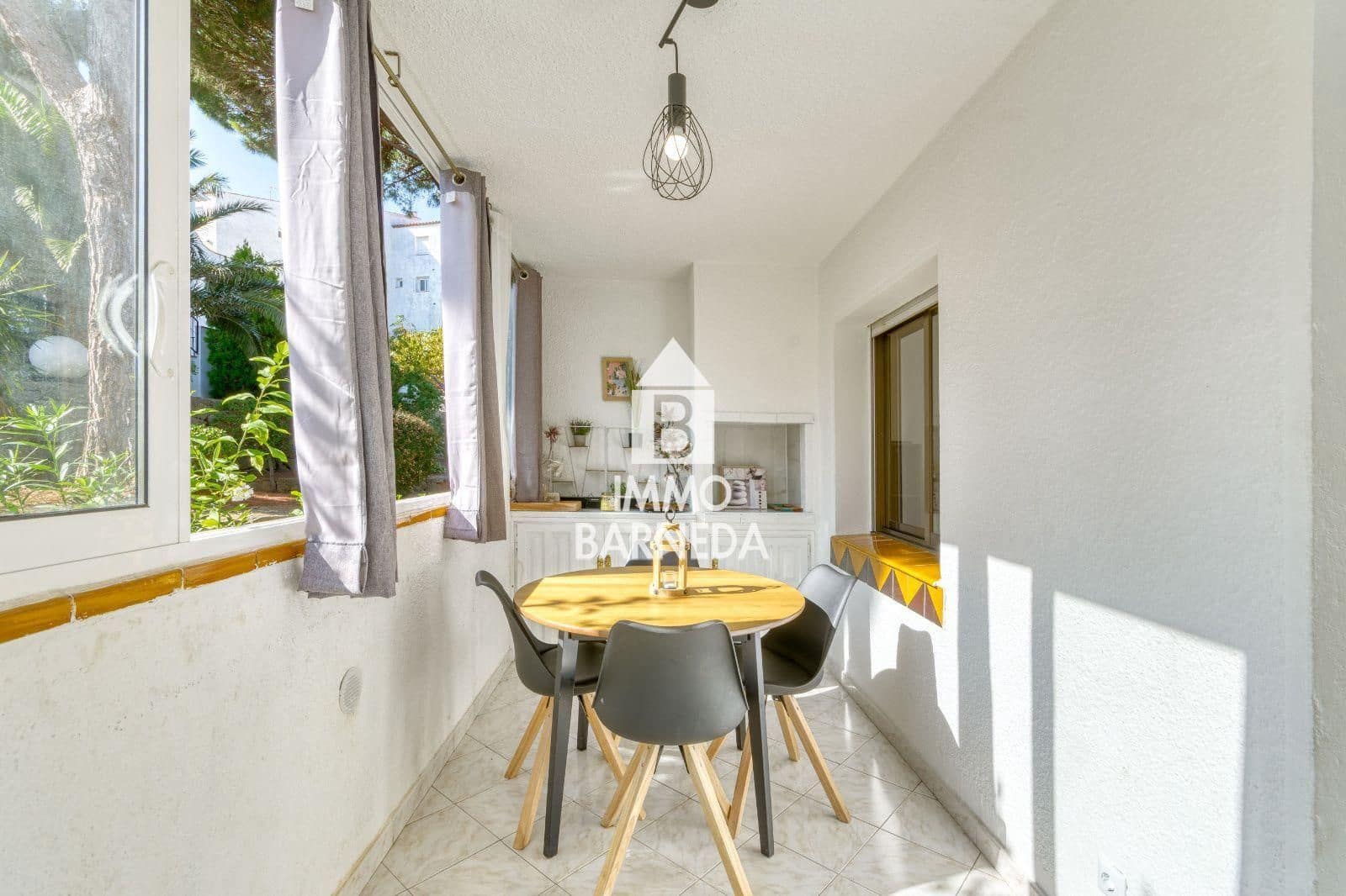 1 chambre Appartement à vendre à Roses avec piscine garage - 139 500 € (Ref: 10132114)