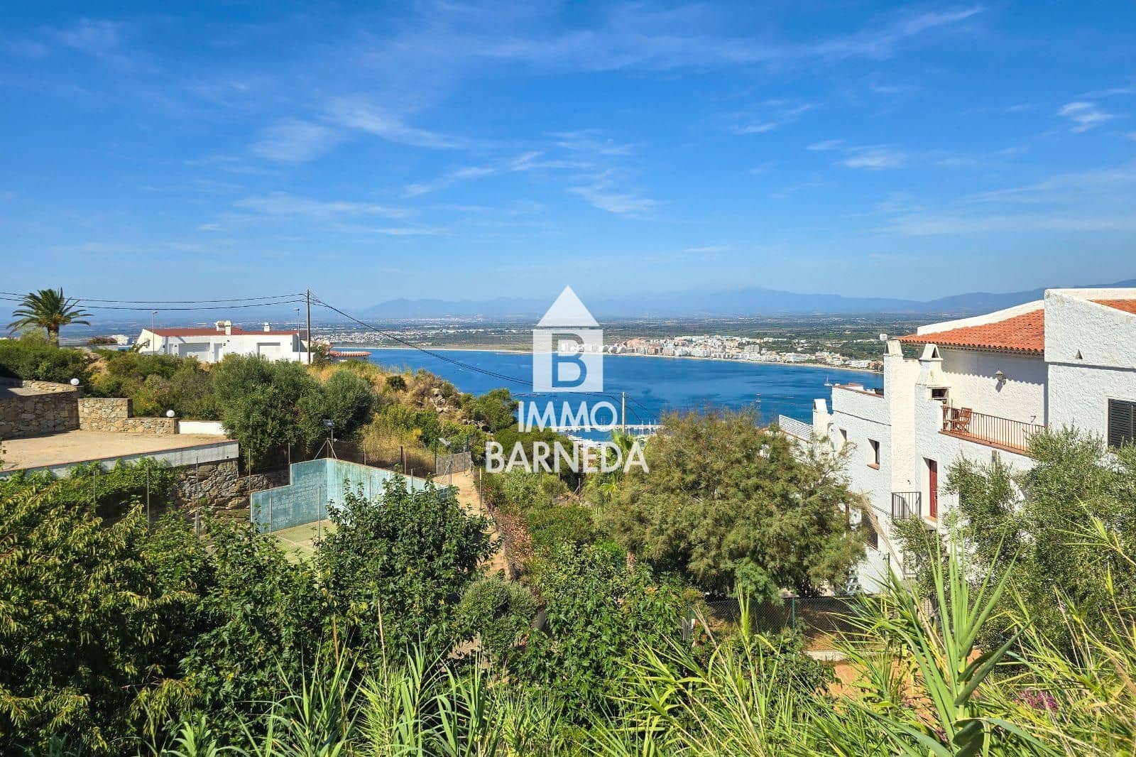 1 chambre Appartement à vendre à Roses avec piscine garage - 139 500 € (Ref: 10132114)
