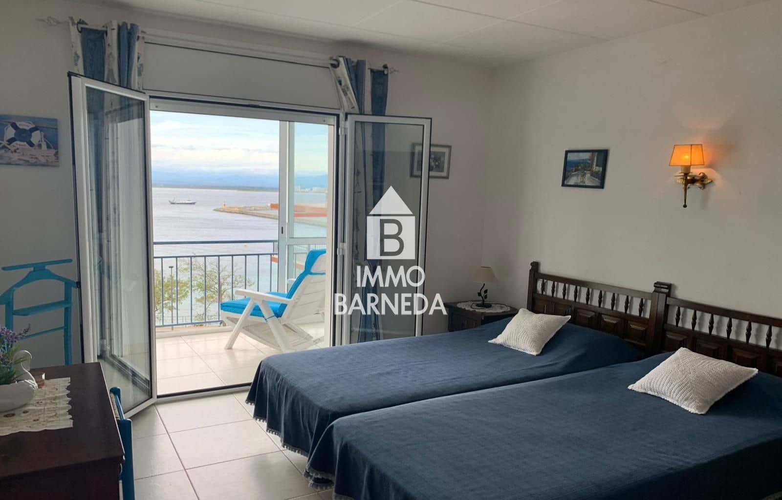 2 bedroom Flat for sale in Roses with garage - € 387,000 (Ref: 10132115)