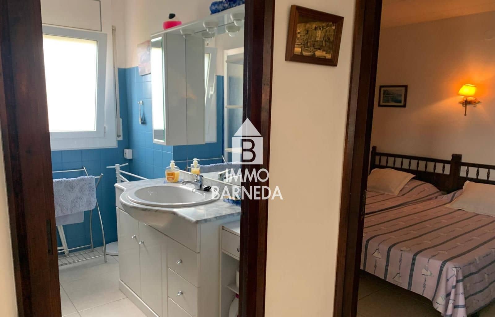 2 bedroom Flat for sale in Roses with garage - € 387,000 (Ref: 10132115)