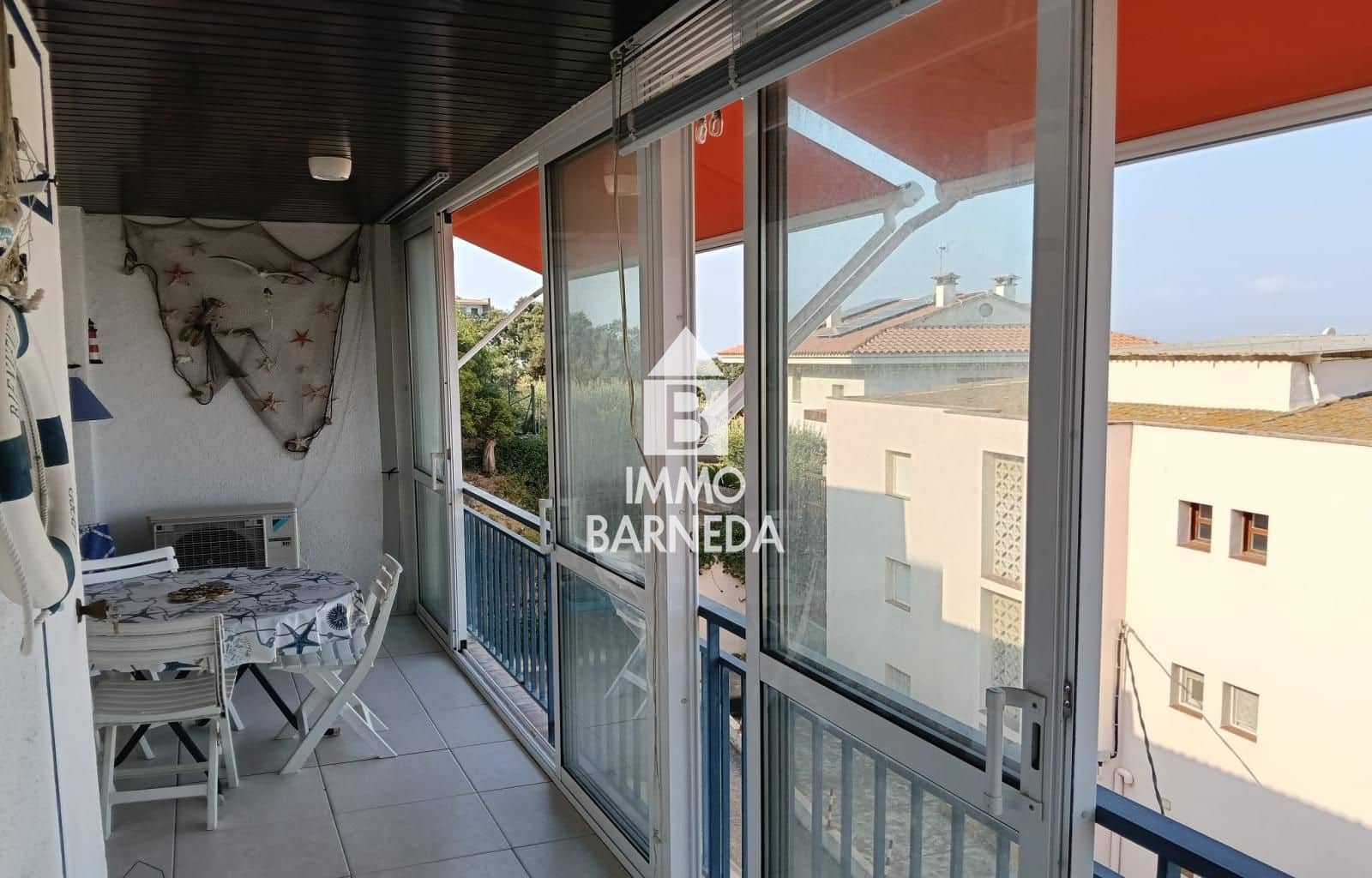 2 bedroom Flat for sale in Roses with garage - € 387,000 (Ref: 10132115)