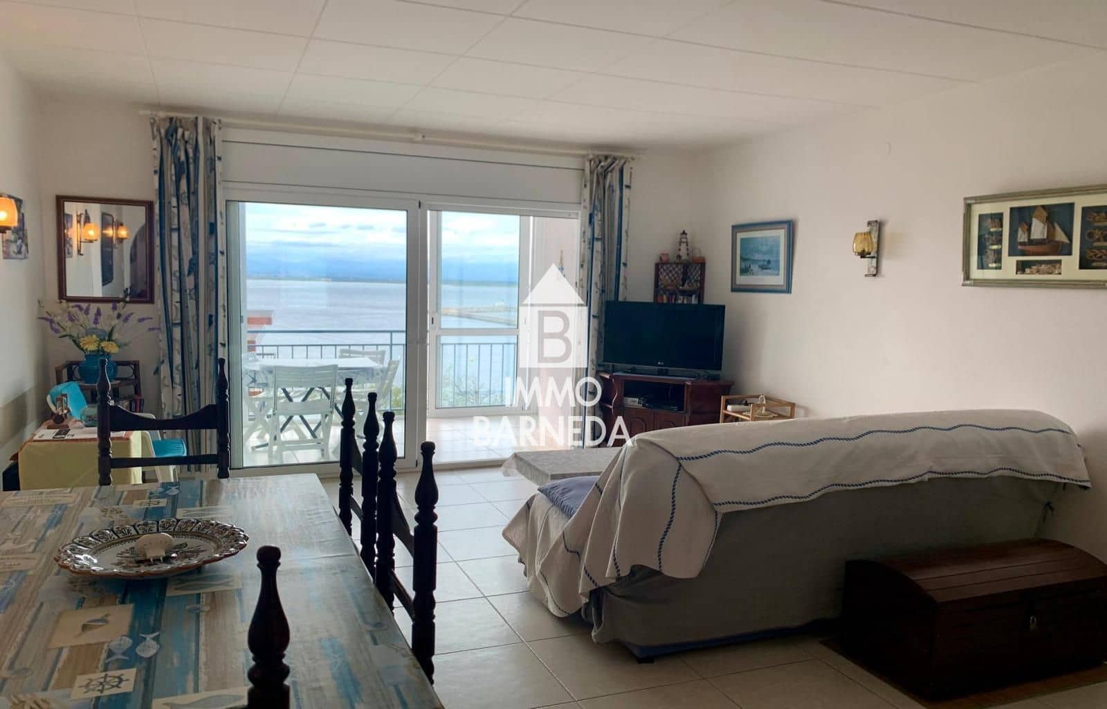 2 bedroom Flat for sale in Roses with garage - € 387,000 (Ref: 10132115)