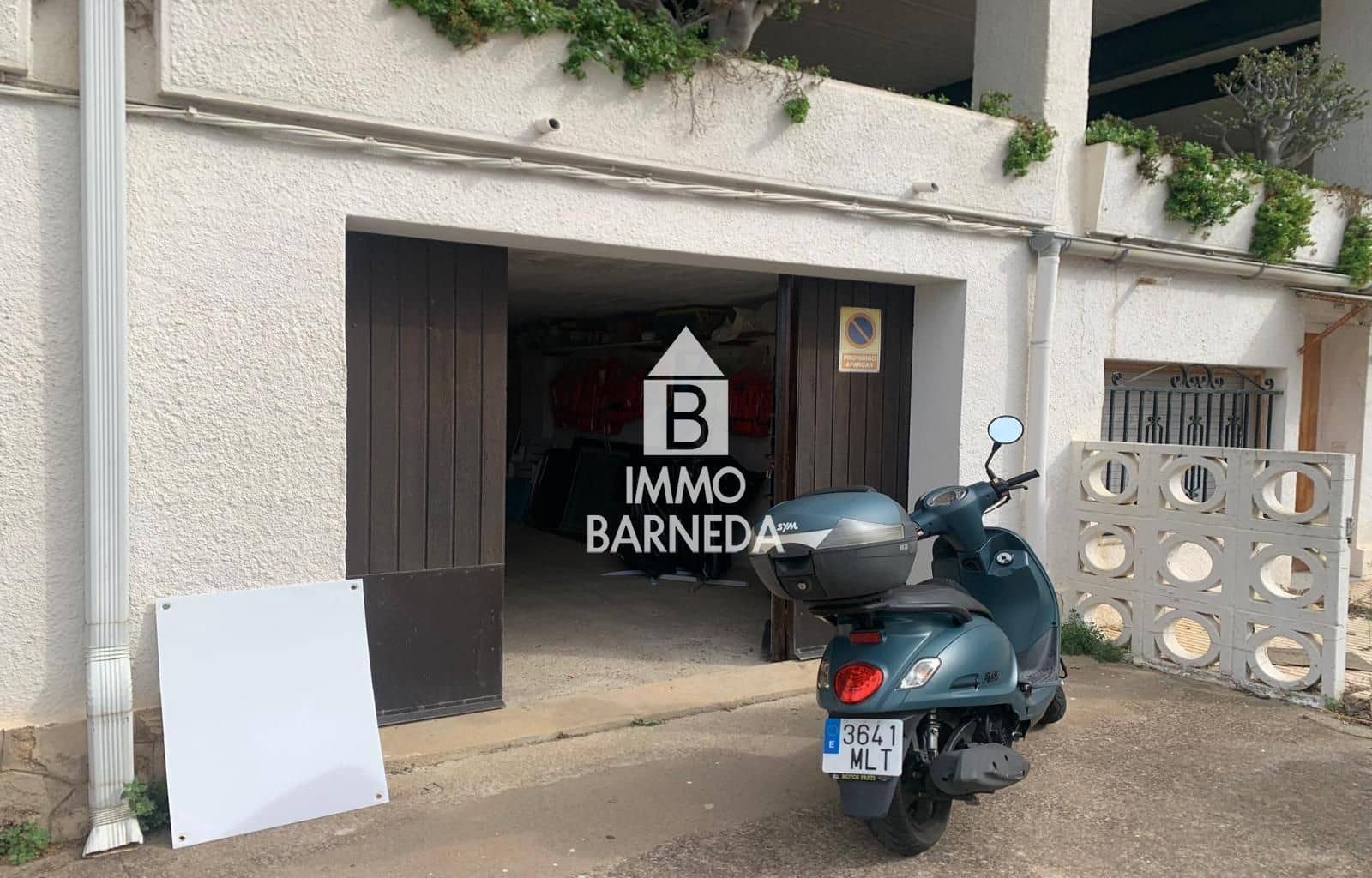 2 bedroom Flat for sale in Roses with garage - € 387,000 (Ref: 10132115)