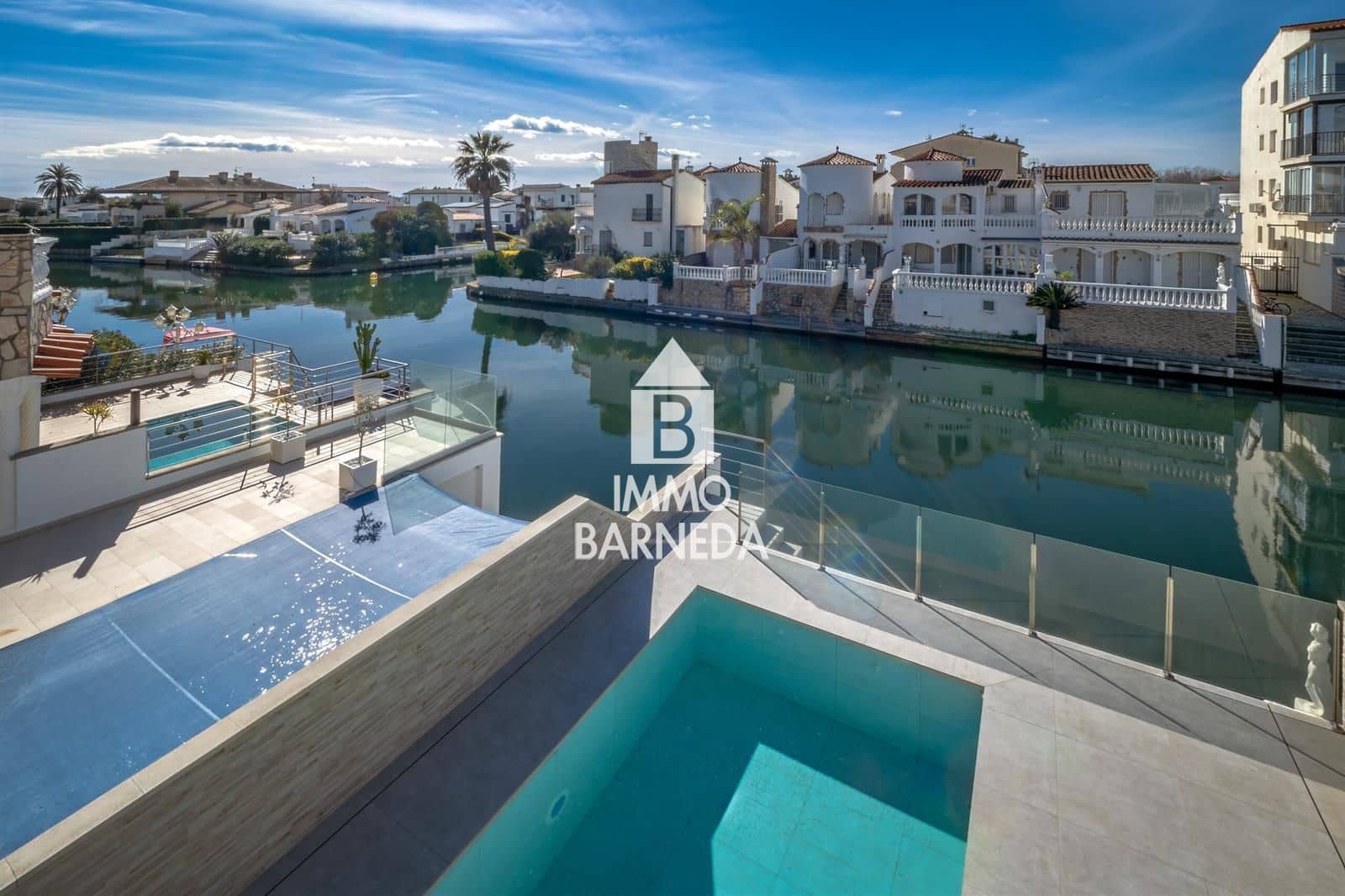 3 slaapkamer Villa te koop in Empuriabrava met zwembad garage - € 460.000 (Ref: 10159971)