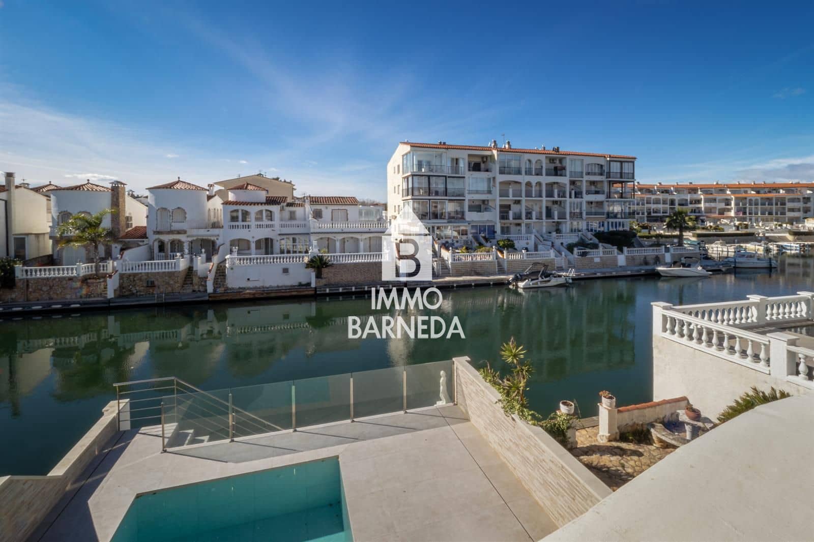 3 slaapkamer Villa te koop in Empuriabrava met zwembad garage - € 460.000 (Ref: 10159971)