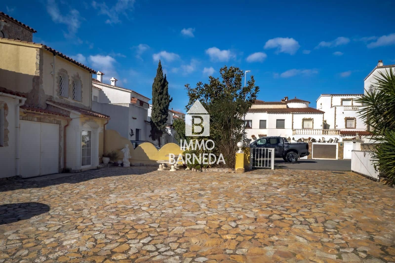 3 slaapkamer Villa te koop in Empuriabrava met zwembad garage - € 460.000 (Ref: 10159971)