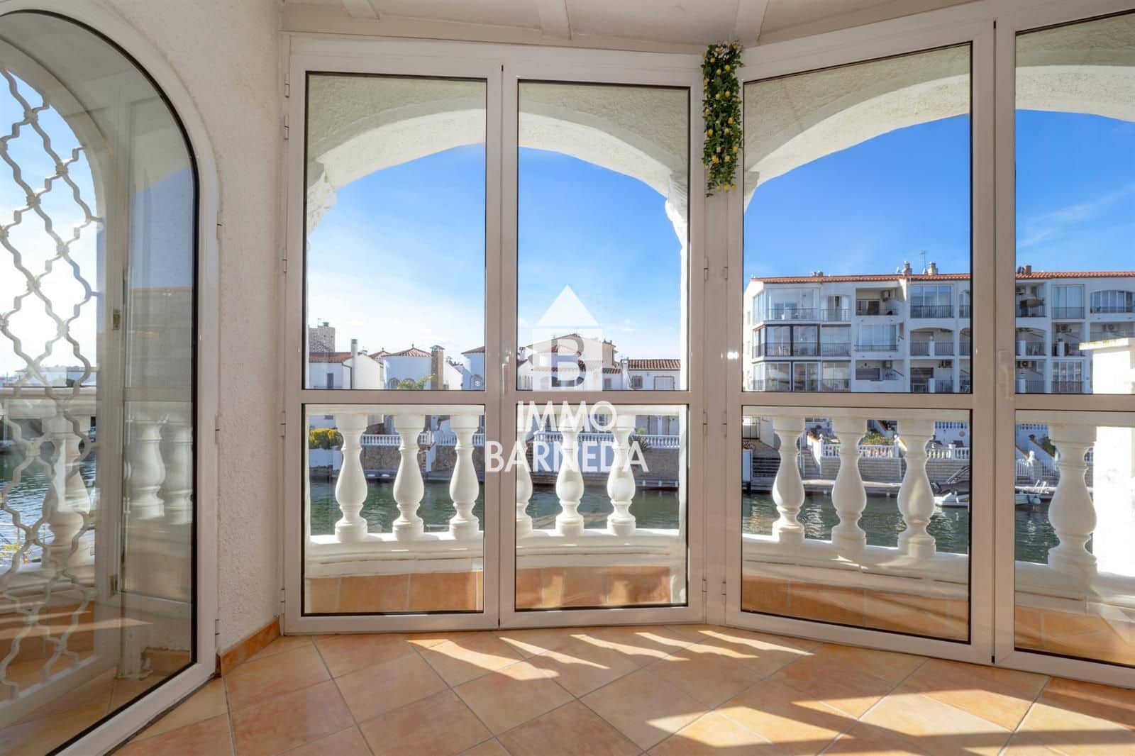 3 slaapkamer Villa te koop in Empuriabrava met zwembad garage - € 460.000 (Ref: 10159971)
