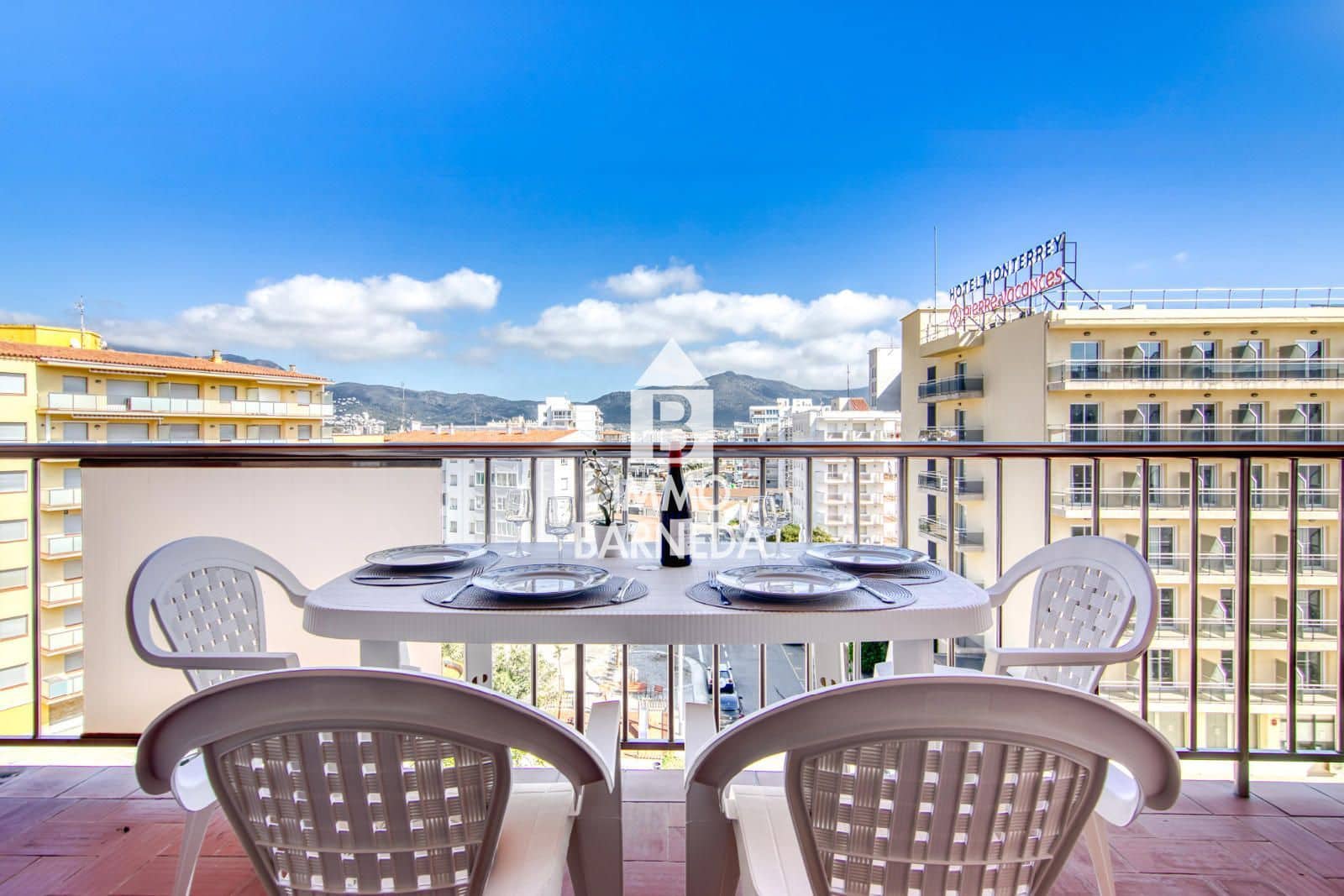 2 bedroom Flat for sale in Santa Margarida with garage - € 259,000 (Ref: 10163626)