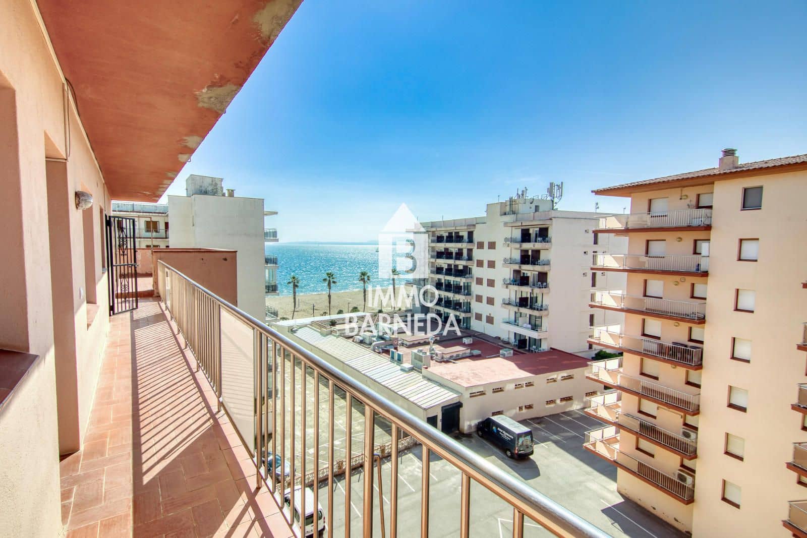 2 bedroom Flat for sale in Santa Margarida with garage - € 259,000 (Ref: 10163626)