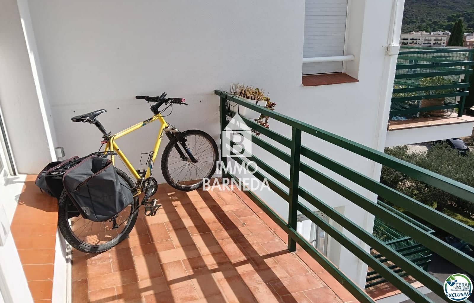 1 slaapkamer Flat te koop in Roses met zwembad garage - € 139.000 (Ref: 10172301)