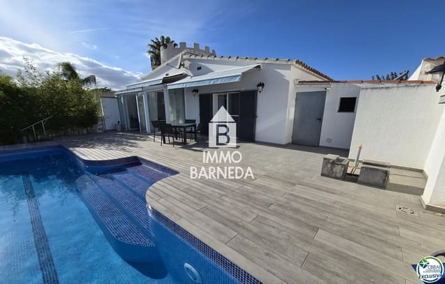 3 sypialnia Willa na sprzedaż w Empuriabrava, Castelló d'Empúries z basenem garażem - 849 000 € (Ref: 10185456)