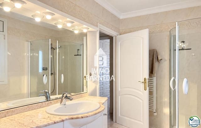 2 sypialnia Willa na sprzedaż w Empuriabrava, Castelló d'Empúries z garażem - 490 000 € (Ref: 10185951)