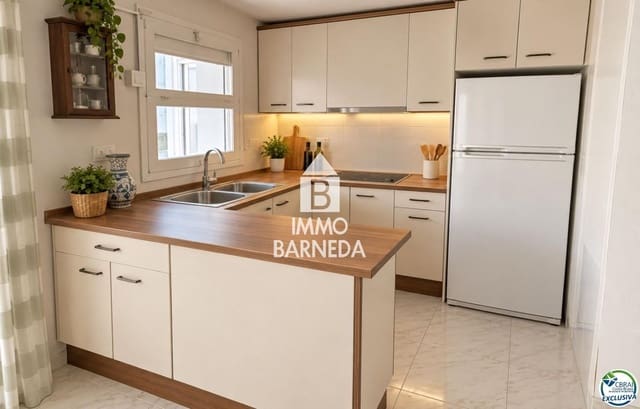 1 bedroom Flat for sale in Santa Margarida, Roses with garage - € 158,000 (Ref: 10187637)