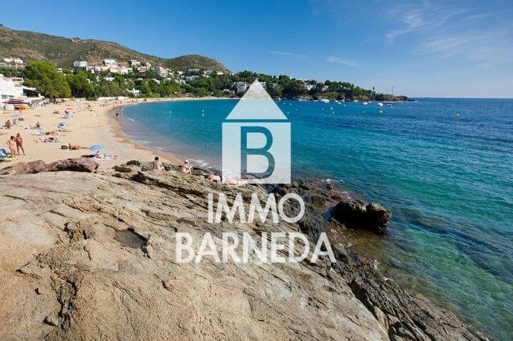 6 bedroom Flat for sale in Roses - € 315,000 (Ref: 8835087)