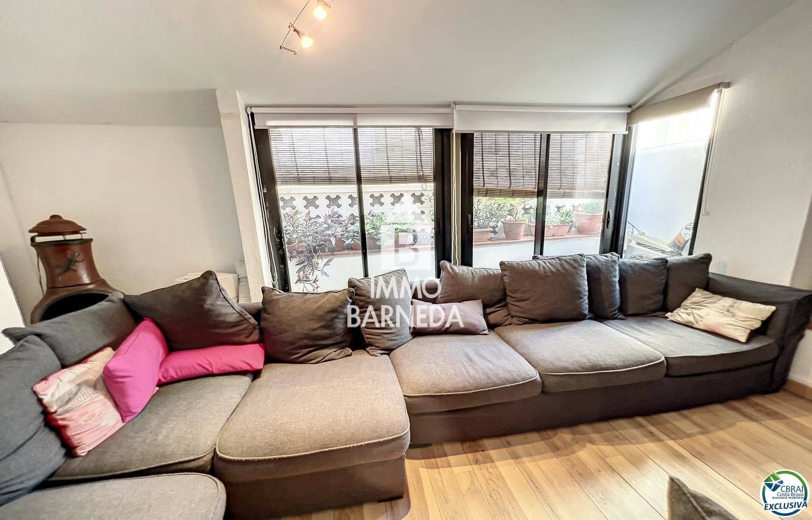 6 bedroom Flat for sale in Roses - € 315,000 (Ref: 8835087)