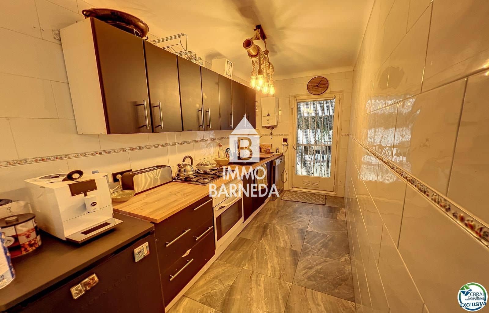 6 bedroom Flat for sale in Roses - € 315,000 (Ref: 8835087)