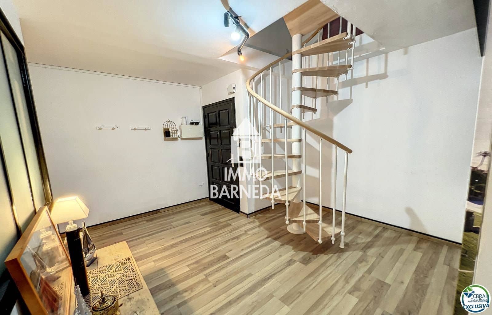 6 bedroom Flat for sale in Roses - € 315,000 (Ref: 8835087)