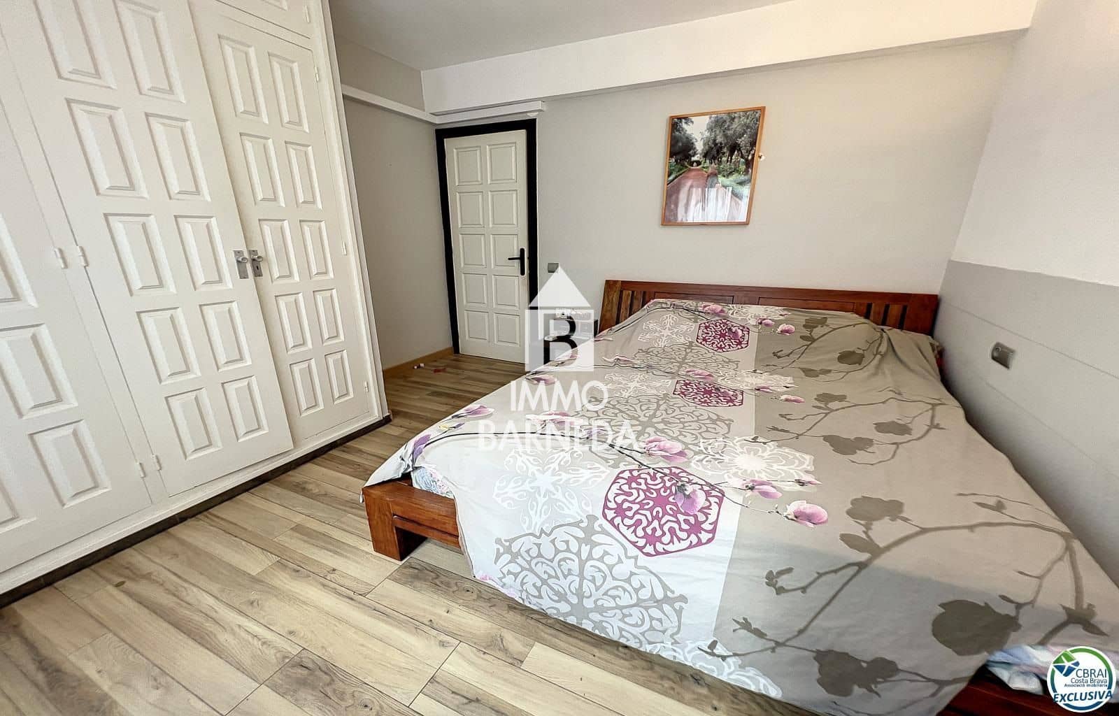 6 bedroom Flat for sale in Roses - € 315,000 (Ref: 8835087)