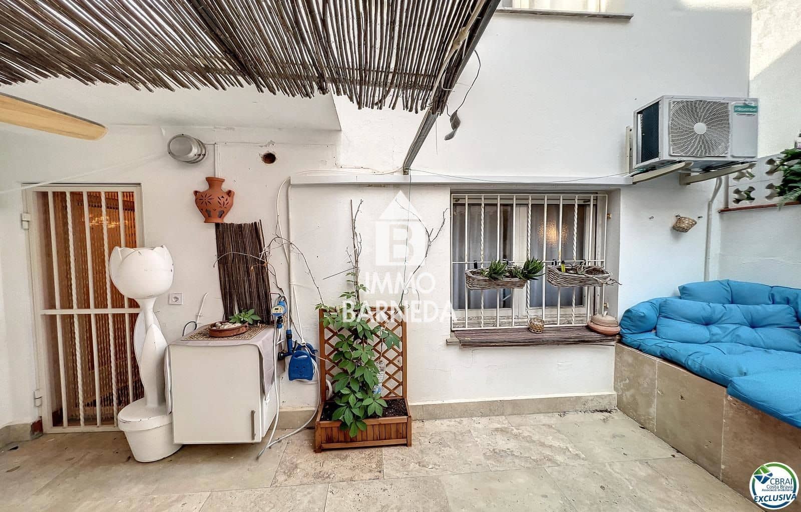 6 bedroom Flat for sale in Roses - € 315,000 (Ref: 8835087)