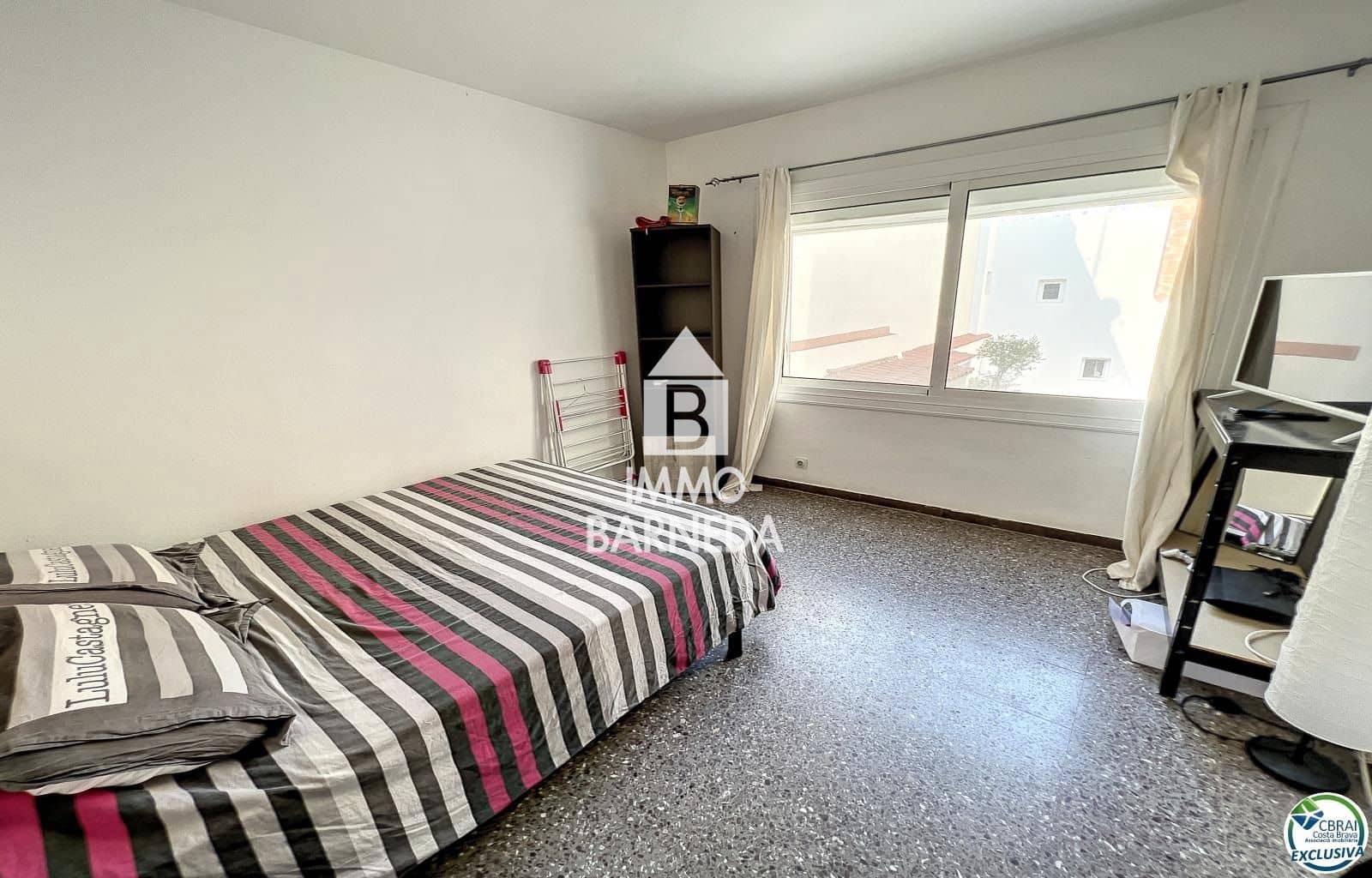 6 bedroom Flat for sale in Roses - € 315,000 (Ref: 8835087)