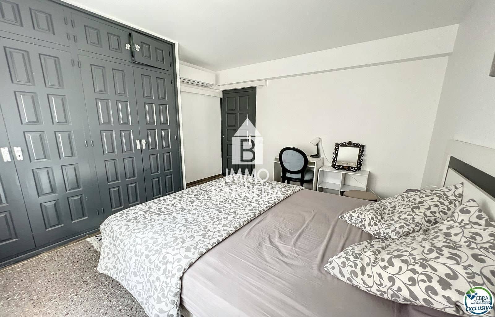 6 bedroom Flat for sale in Roses - € 315,000 (Ref: 8835087)