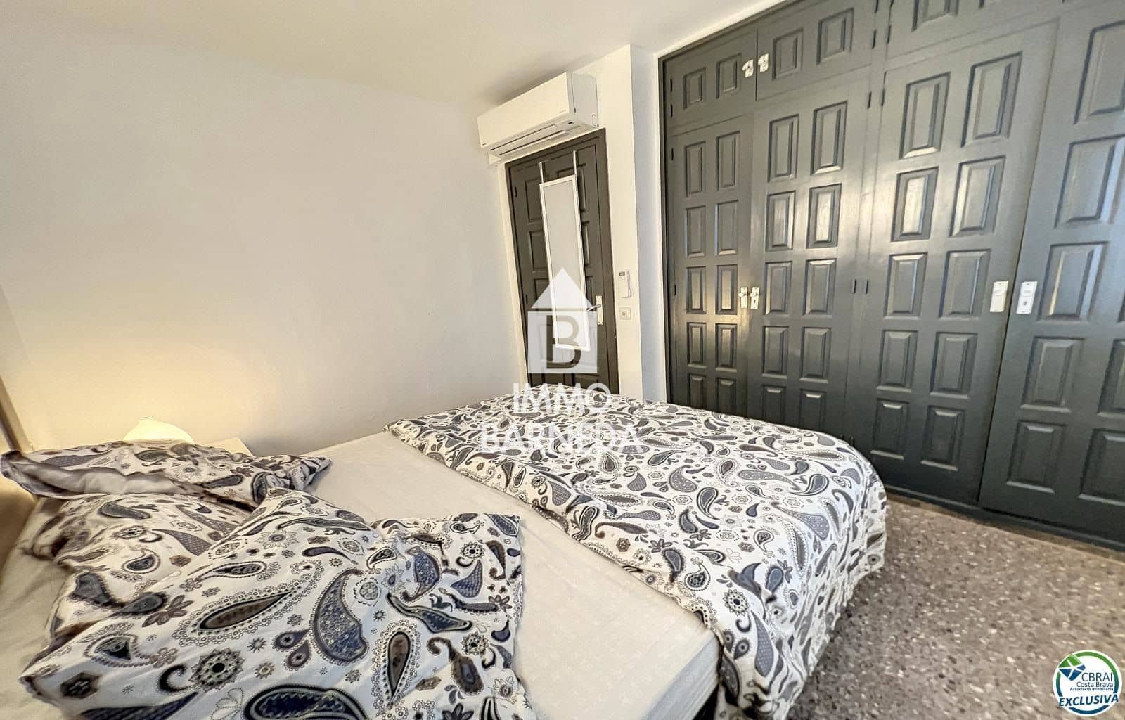 6 bedroom Flat for sale in Roses - € 315,000 (Ref: 8835087)